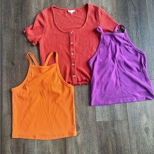 La Miel set of 3 tops. Women’s size large and medium.
Great used condition!